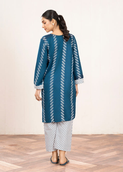 Contrast Lining Print Stitched 2Pcs