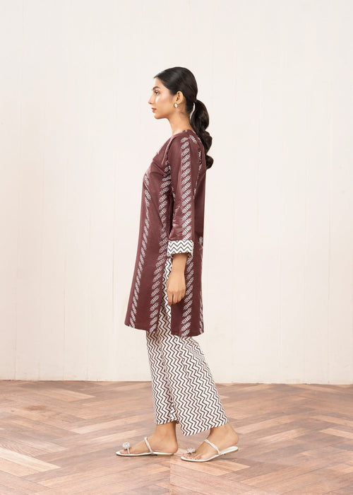 Contrast Lining Print Stitched 2Pcs