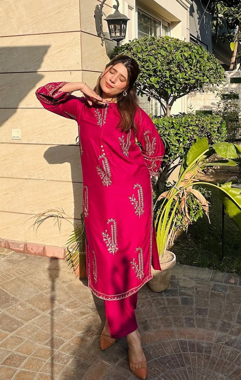 Rossetie Sugar Print Stitched 2Pcs