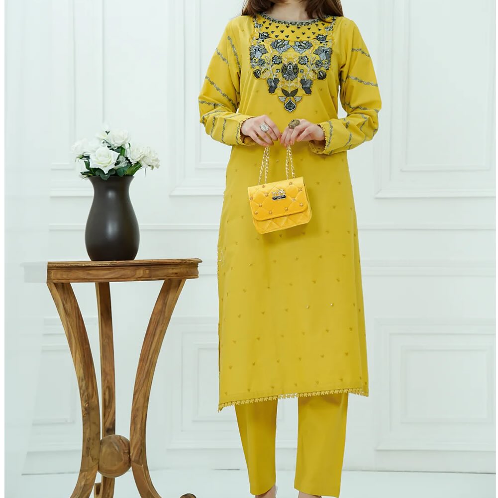 Golden Bloom Stitched 2Pcs