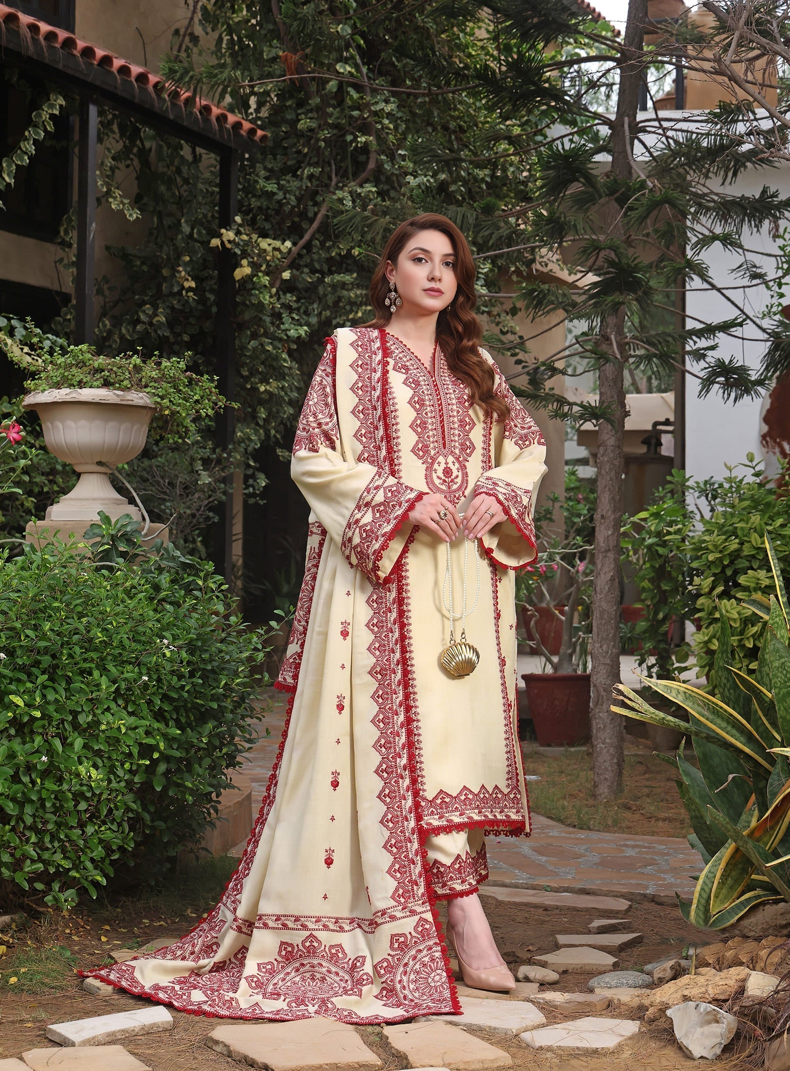 ALEESHA EMBROIDERY 3PC