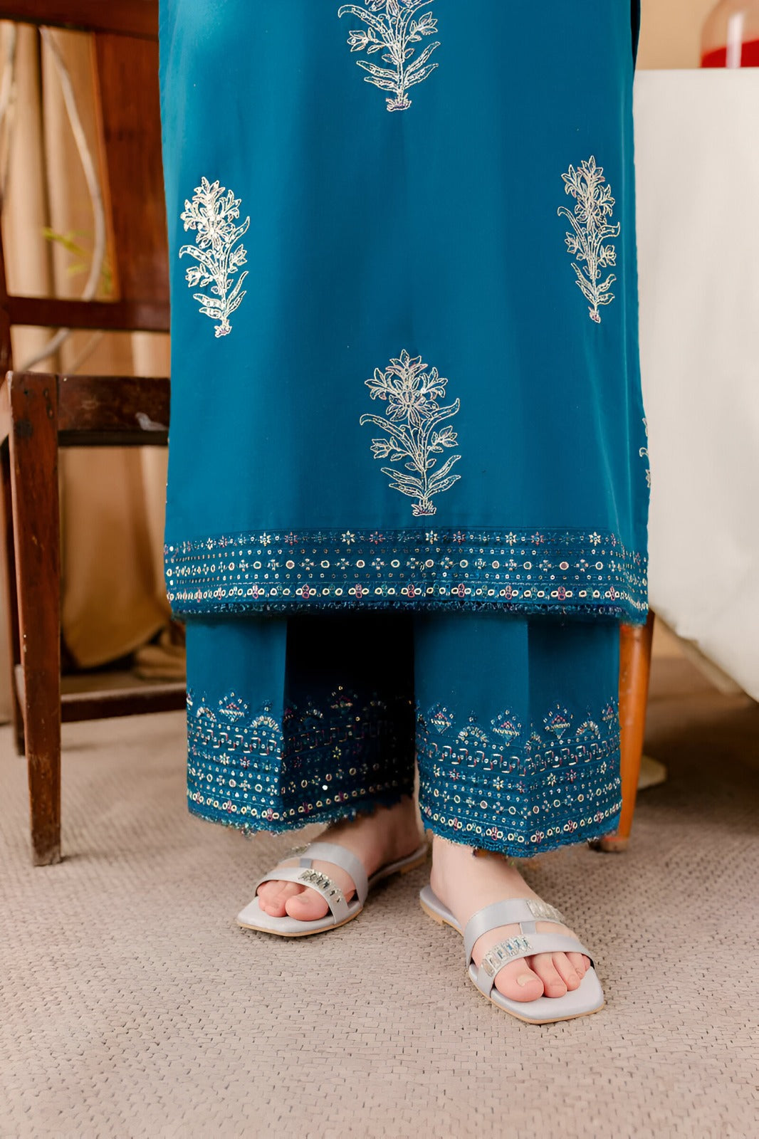 Bliss Queen Print Stitched 2Pcs