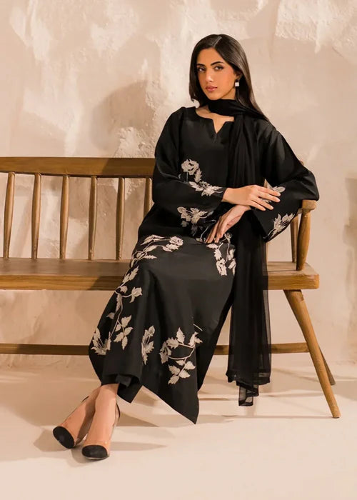 Black Petals Stitched 3Pcs
